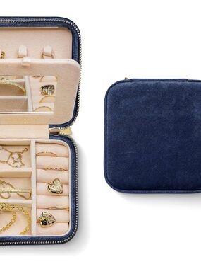 Benevolence‎ LA Plush Velvet Jewerly Box - Travel Case Organizer with Mirror